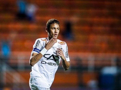 Le sublime coup franc de Neymar !