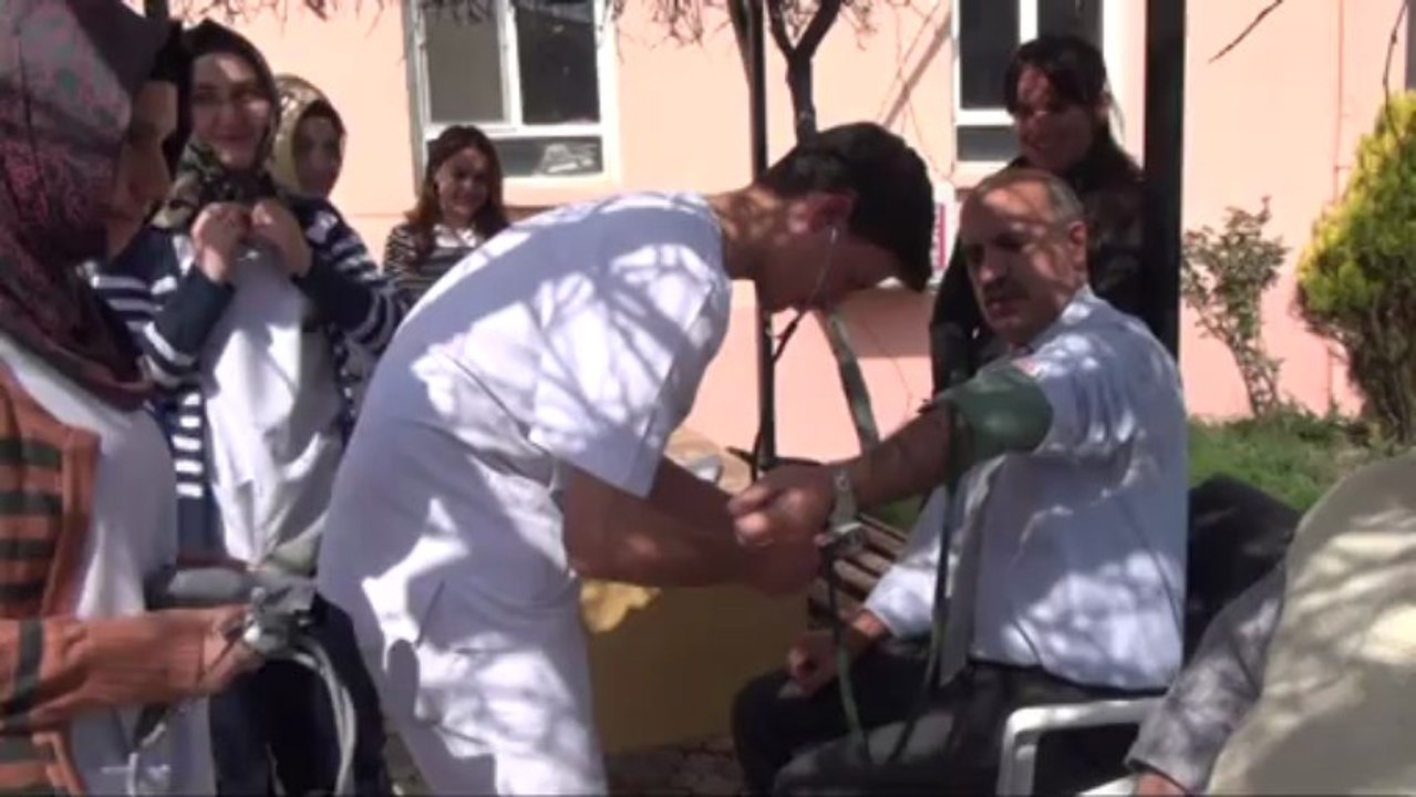 CİHANBEYLİ ANADOLU SAĞLIK MESLEK LİSESİ TANSİYON ÖLÇME KAMPANYASI