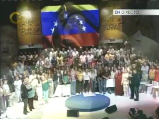 Скачать видео: Así entonaron los artistas el himno nacional en la actividad en apoyo a Henrique Capriles