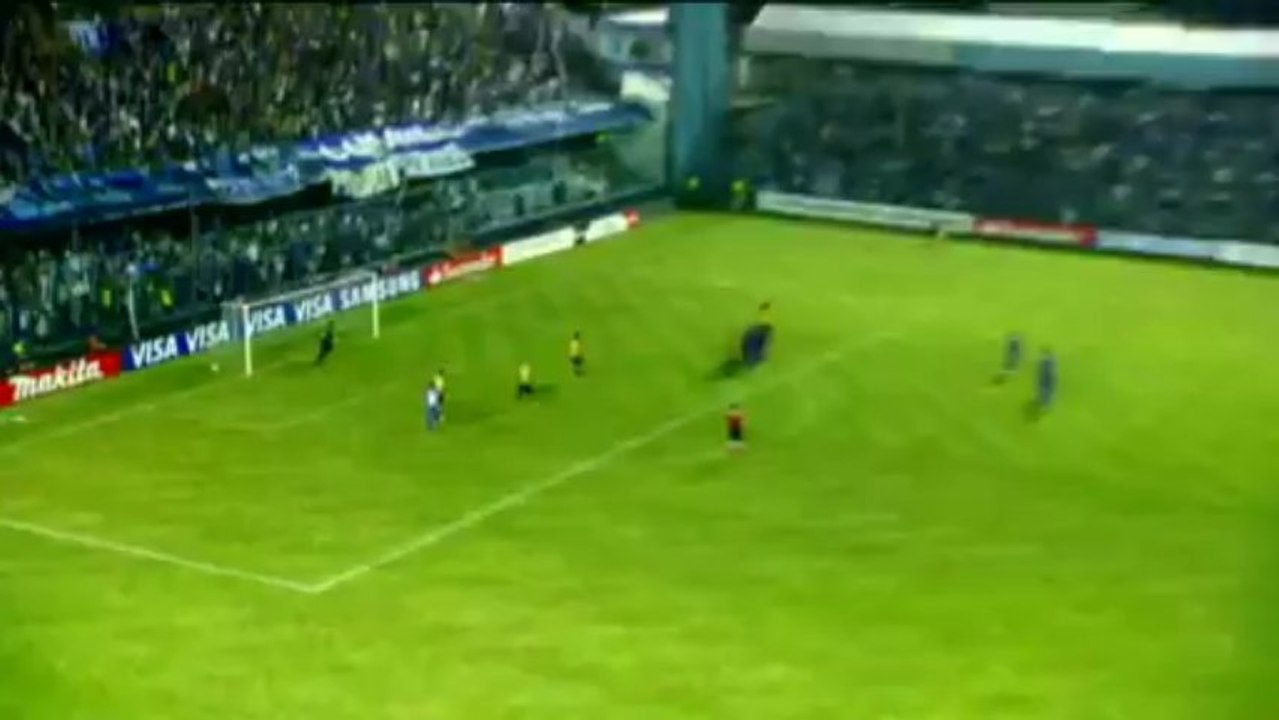 Gol alla Pirlo, gran numero di Ronaldinho
