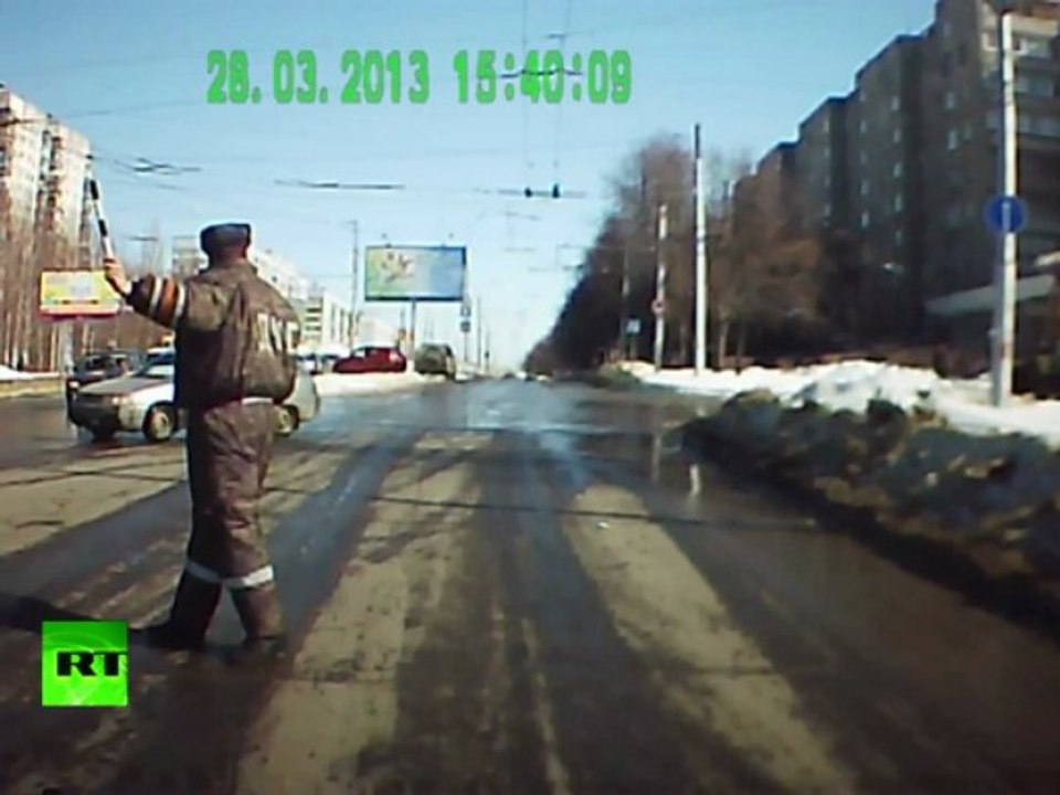 Dash cam video: BMD-2 tank hits streetlight in Russian road accident