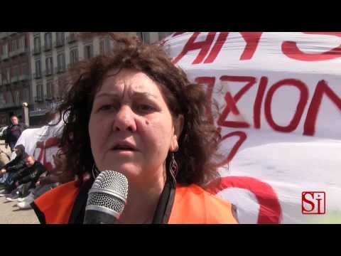 Napoli - I disoccupati bros ripuliscono la Villa Comunale (05.04.13)