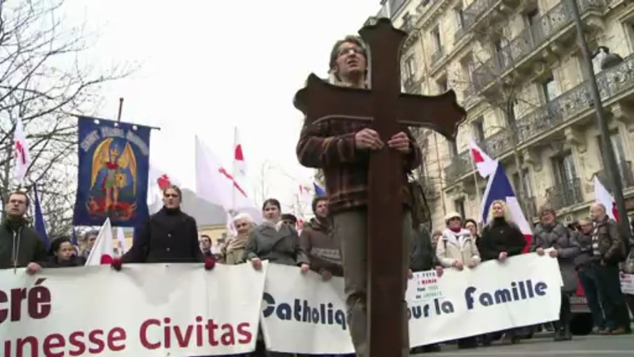Civitas manifeste près du sénat contre le mariage homo
