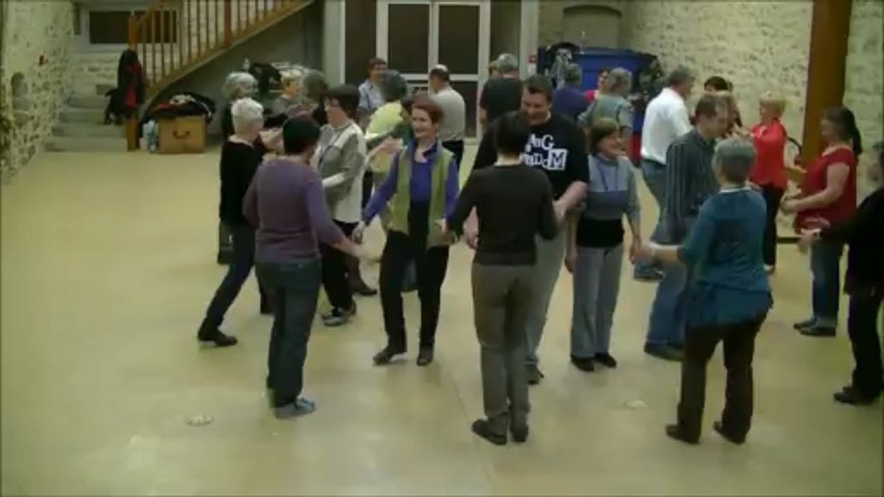 folkpourtous89 valse coupée 04/13