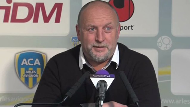 Conférence de presse AC Arles Avignon - Nîmes Olympique : Franck DUMAS (ACA) - Victor ZVUNKA (NIMES)
