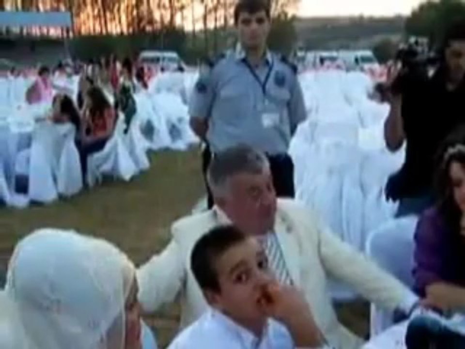 HELİKOPTERLİ SÜNNET DÜĞÜNÜNE BASINDAN BÜYÜK İLGİ
