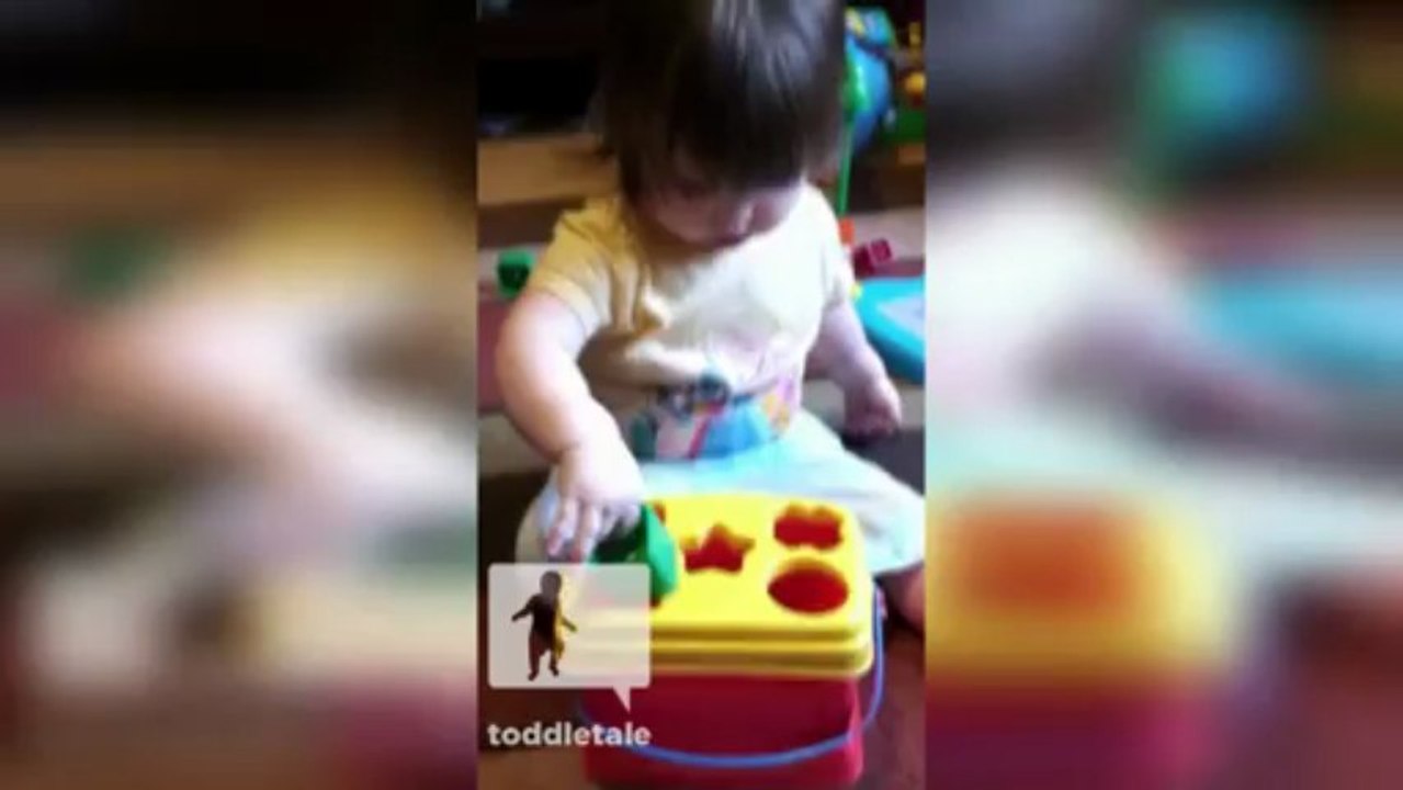 Bébé résout les problèmes à sa façon