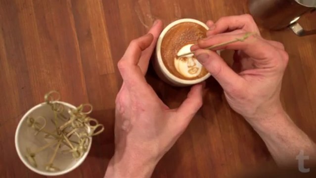 Dessins dans du café