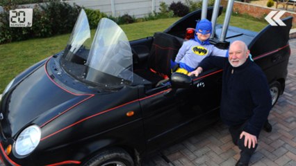 Pour son petit fils, il transforme sa voiture.. en BATMOBILE!