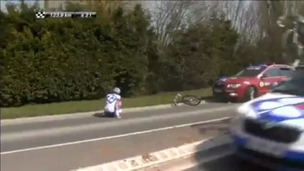 Crash of Yoann Offredo in Paris-Roubaix