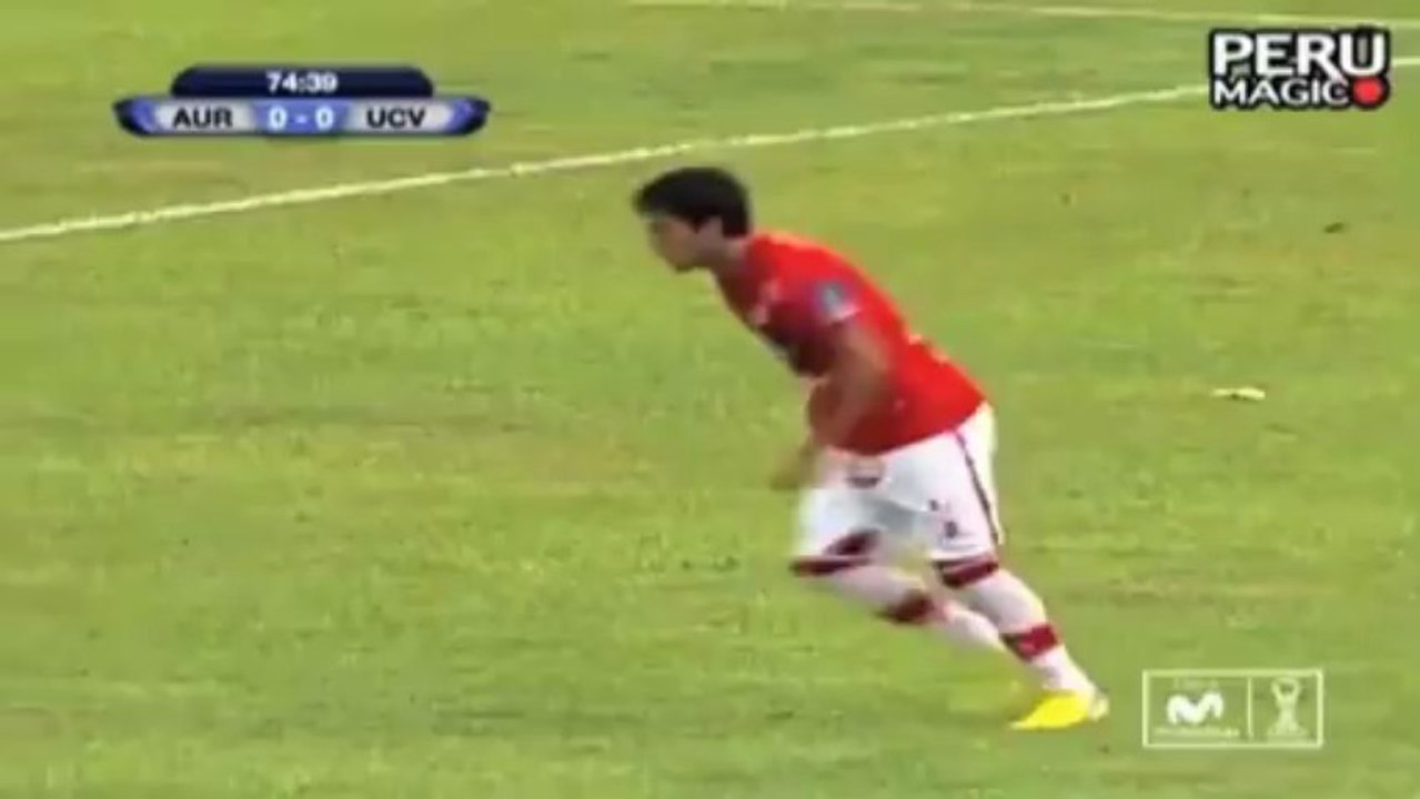 Peru: Reporter rastet nach Pachecos Freistoß-Kracher aus