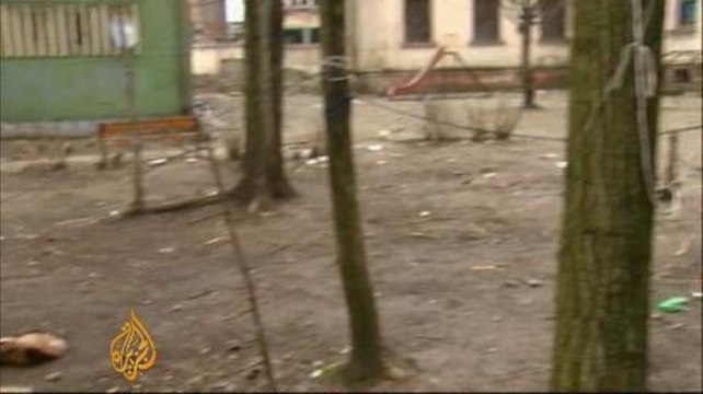 Romanian town mayor tries to help Roma