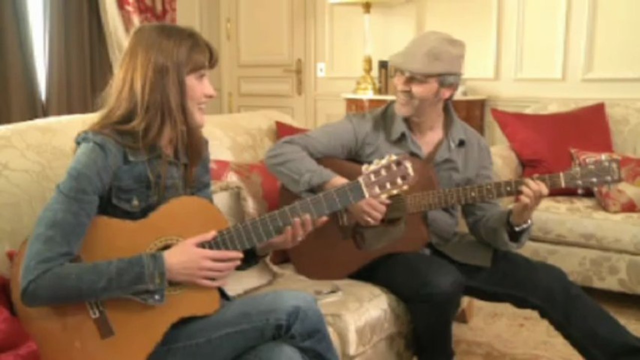 CARLA BRUNI chante !