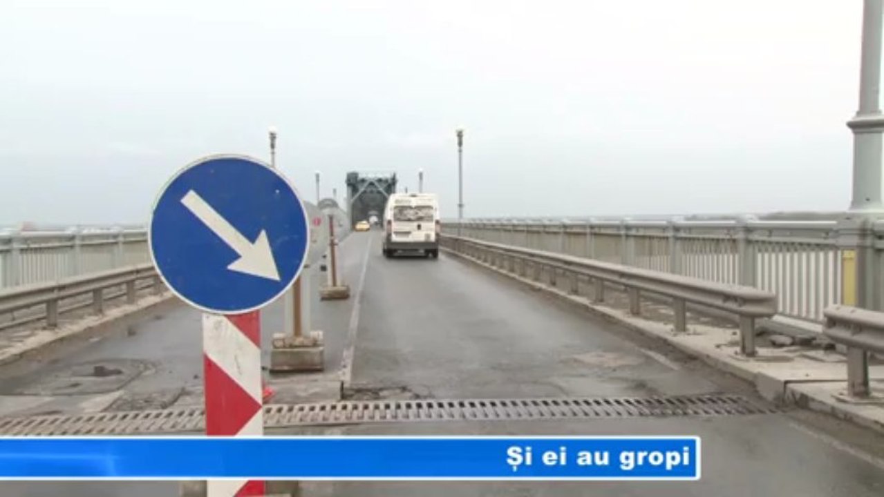 Si ei au gropi