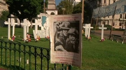 Falkland Islanders mourn Thatcher, Argentines bitter over past
