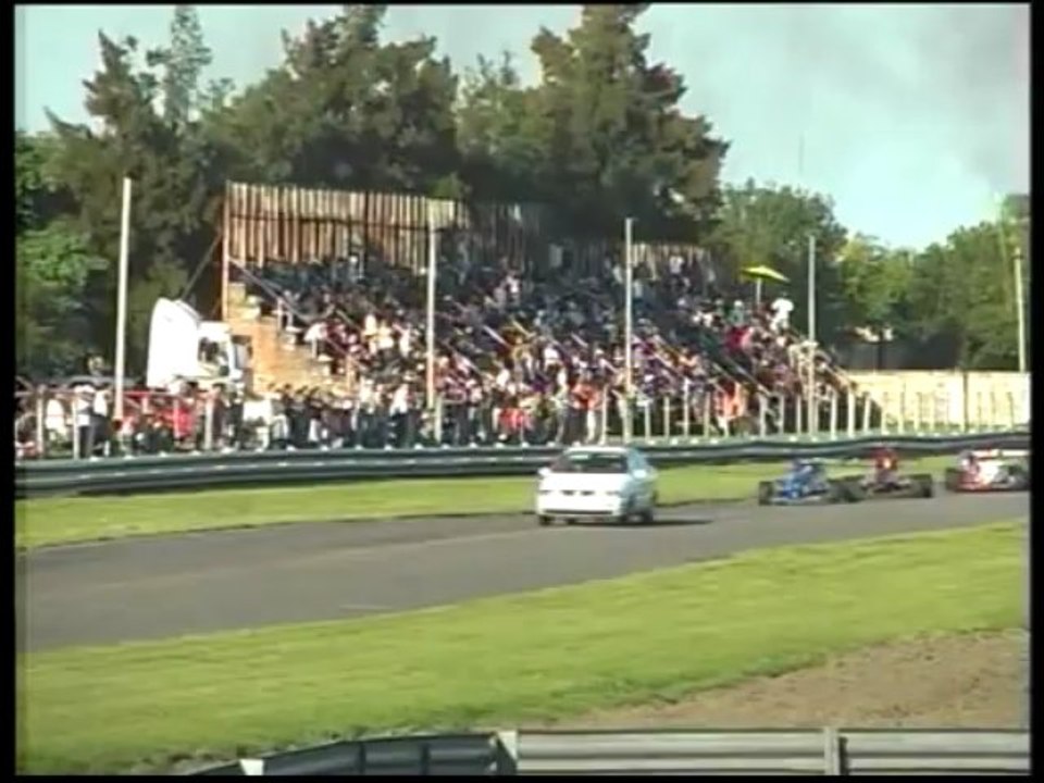 2013-04-07 - Choque en la Segunda largada de la Final de la  Fórmula