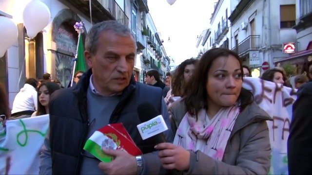 Aversa (CE) - 15enne ucciso, 3mila in corteo -1- (08.04.13)