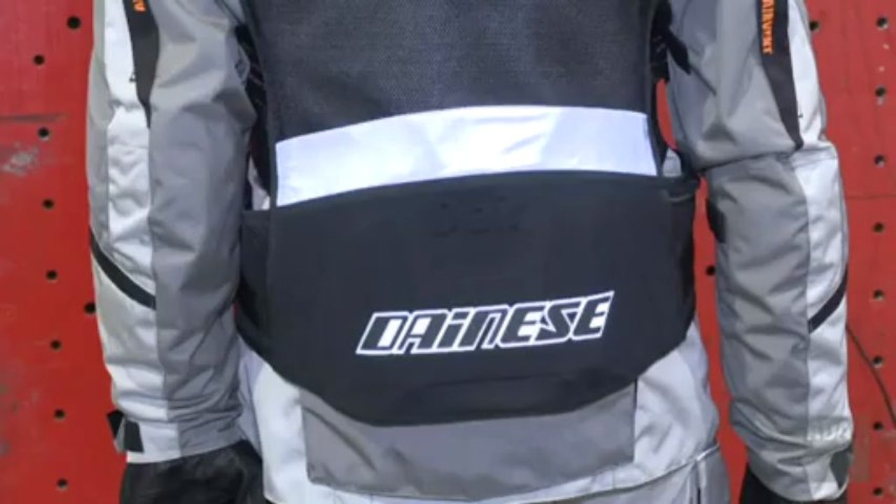 ADAC Test- Airbagwesten können Leben retten