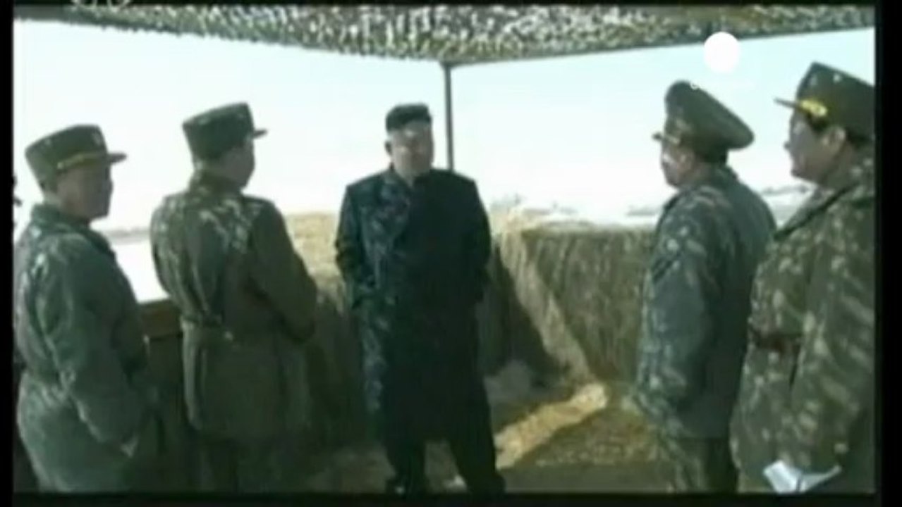 North Korea warns foreigners to leave South Korea