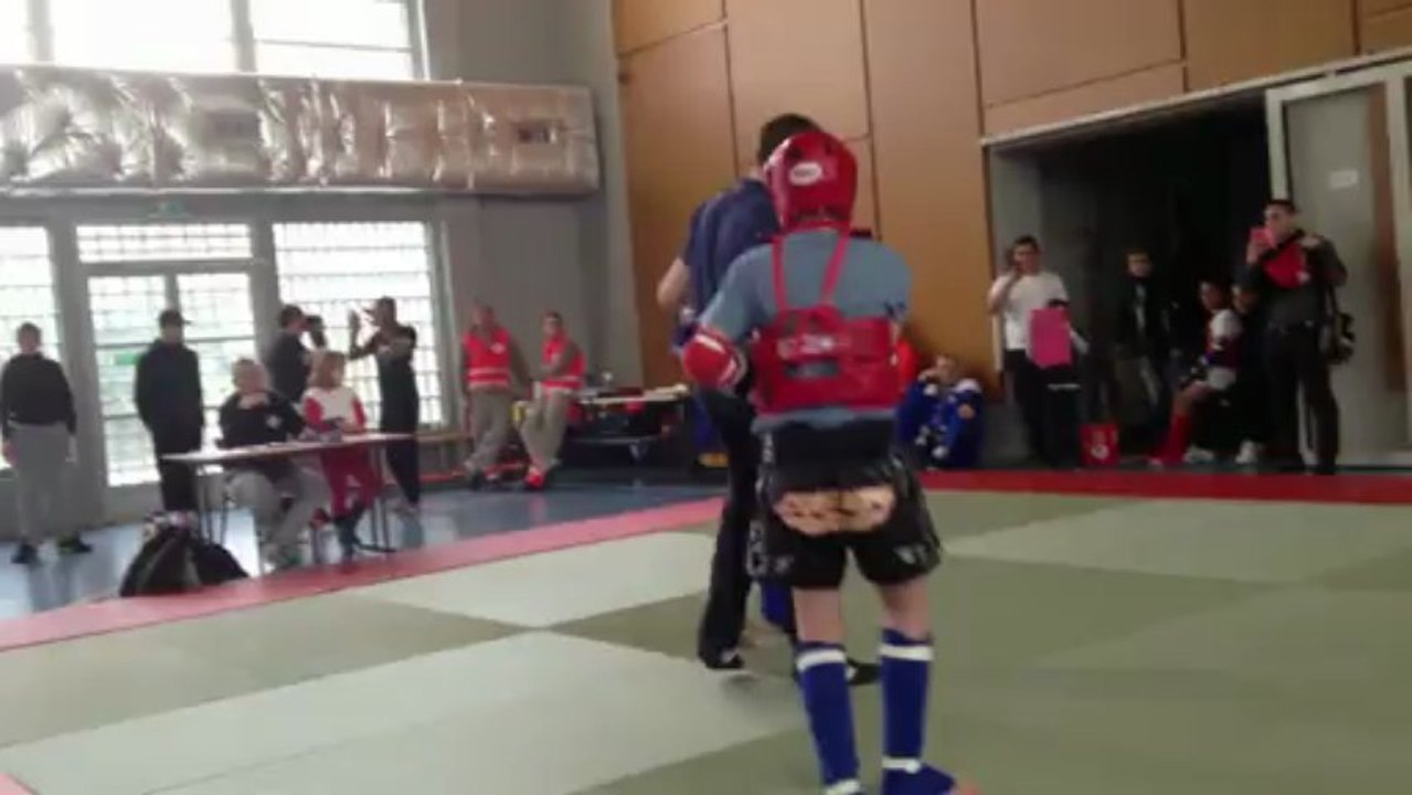 djamel hafani 2e assaut 1ere reprise