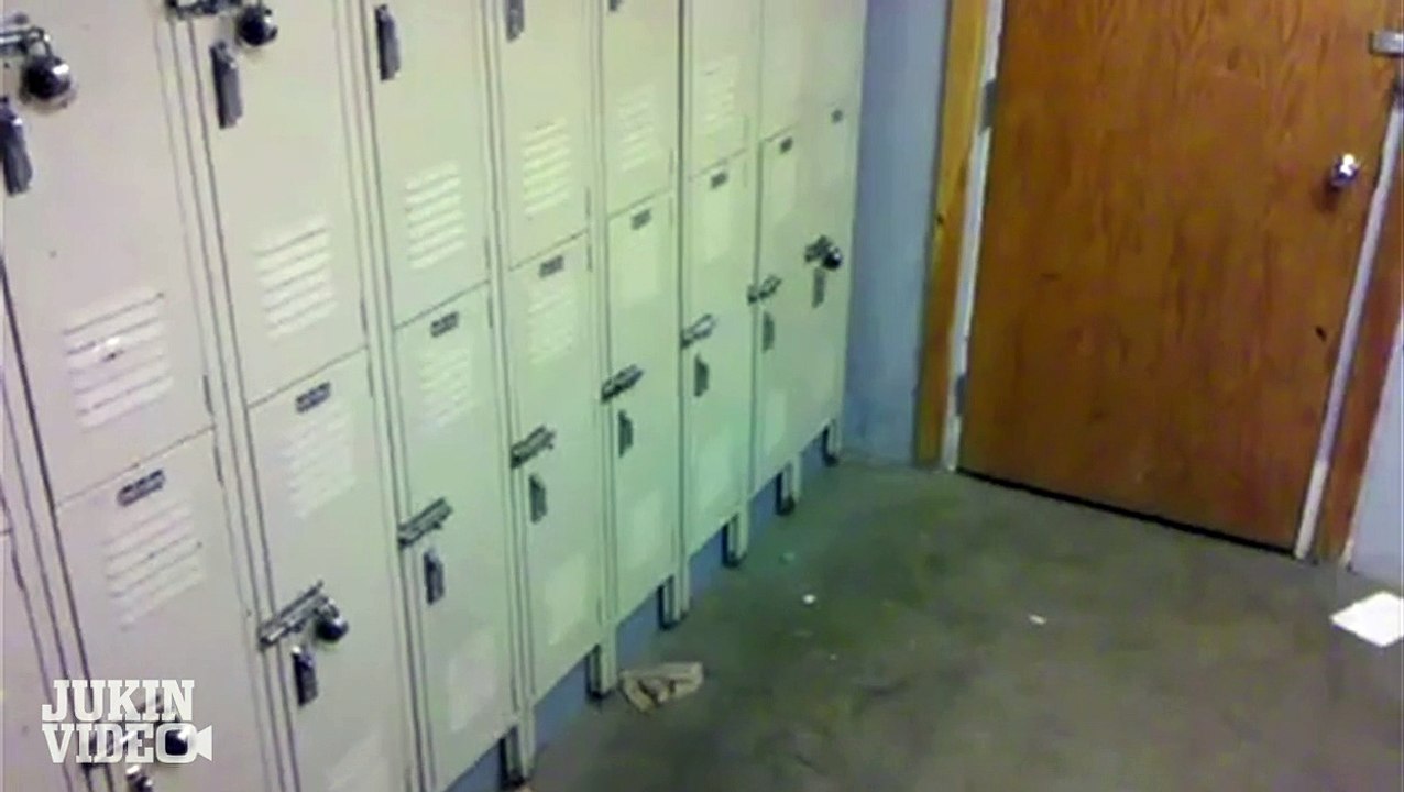 Blonde Girl Smashes Into Lockers Video Dailymotion 