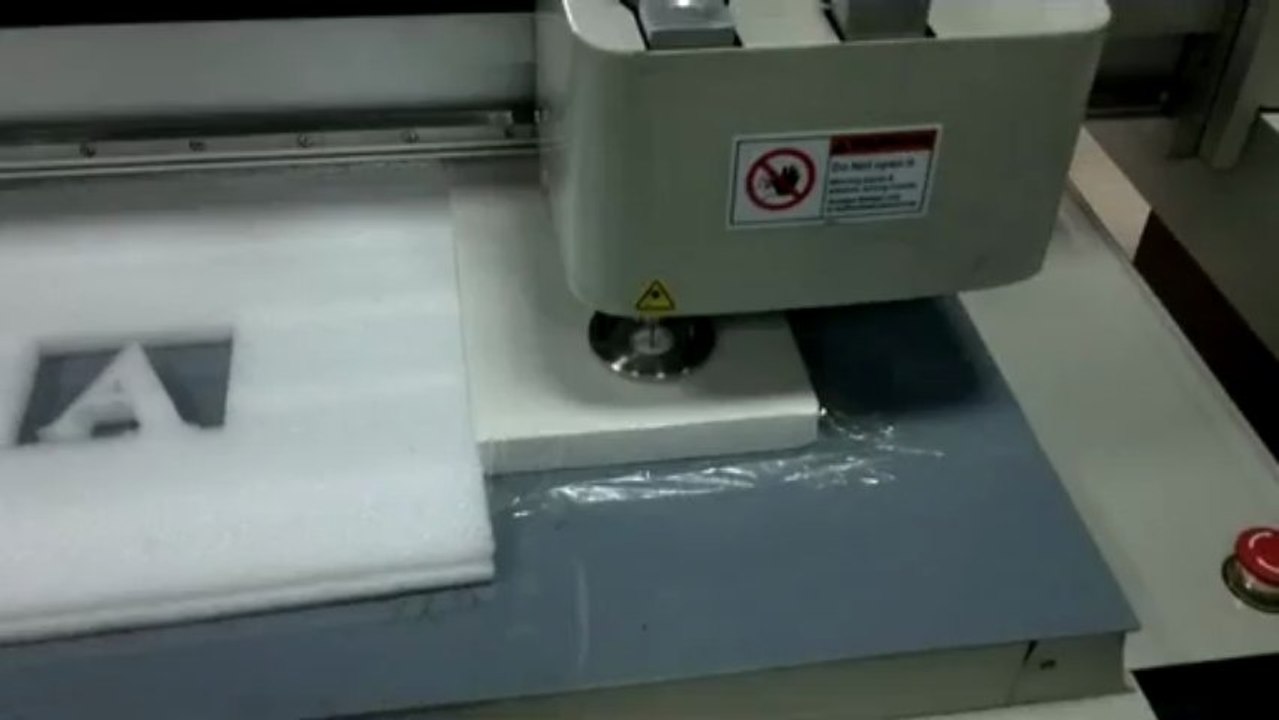 aokecut@163.com 27mm foam board forex cutter plotter cutting table machine