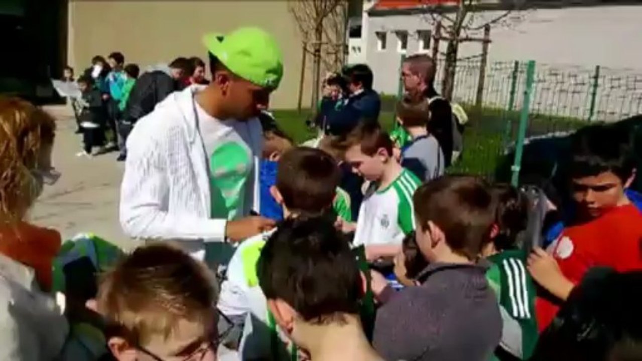 ASSE: séance d'autographes improvisée pour Aubameyang et Perrin