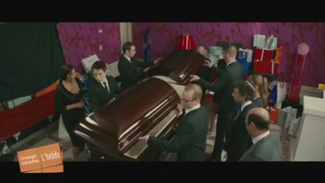 Interview de Philippe GodeauInterview de Danièle Thompson, Kad Merad et Monica Bellucci Des gens qui s’embrassent