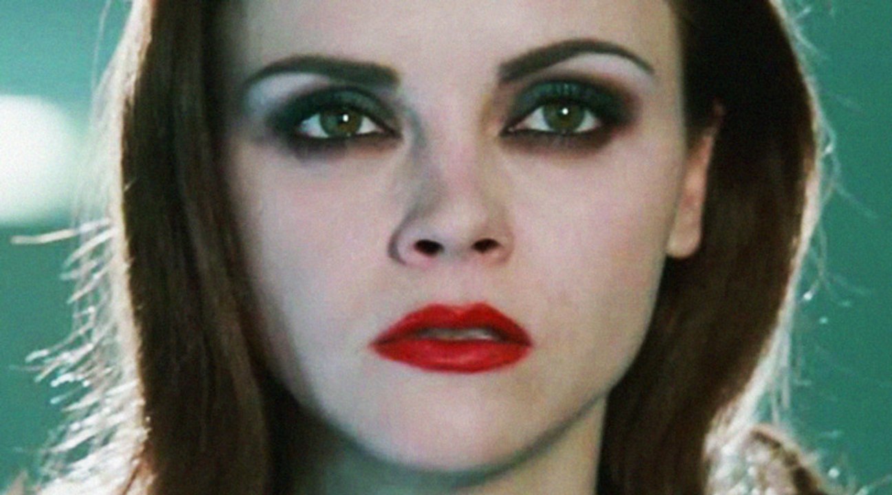 Christina Ricci: A girl like you. - video Dailymotion