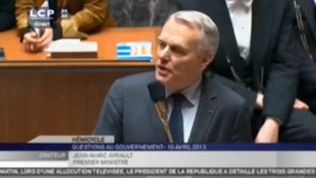 Ayrault s'énerve contre la droite lamentable et indigne