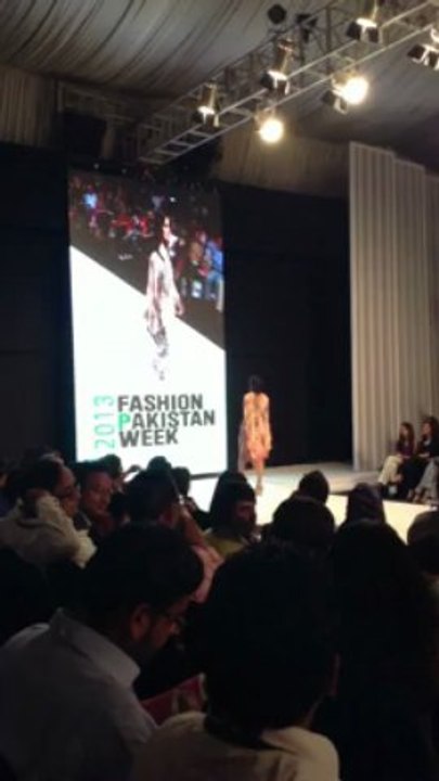 FASHION PAKISTAN WEEK - Shamaeel Ansari showing amazing Japanese art inspired clothes