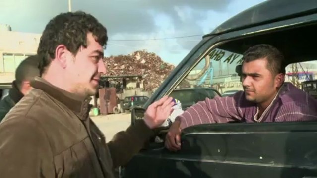 Relatives of Lebanese held in Syria block workers