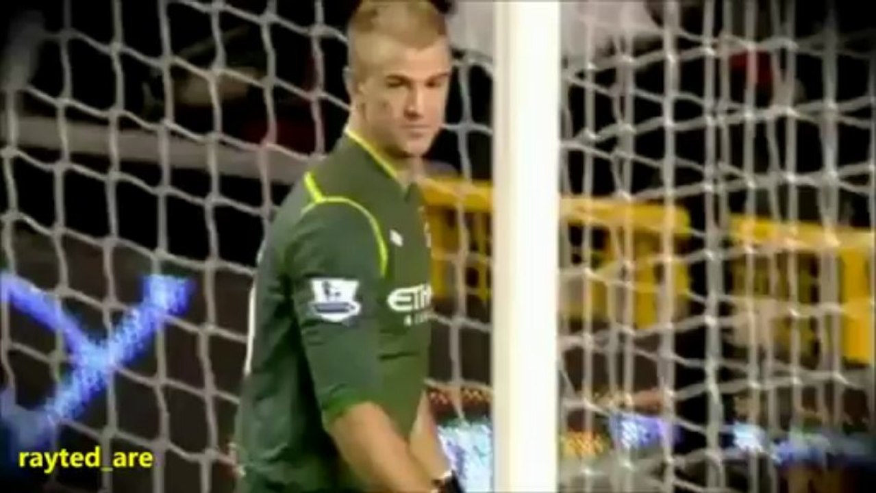 Lucas Leiva vs Manchester City 2011_2012