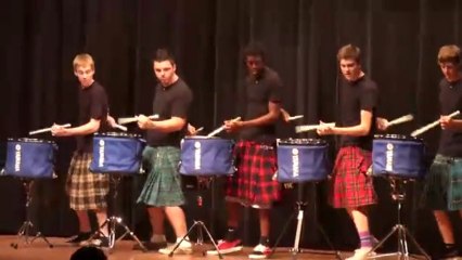 İskoç Davulcularından "Ayakta Alkışlanası" Bir Performans!
