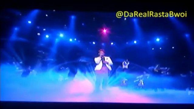 Lazaro Arbos - Angels by Robbie Williams on IDOL 4/10/13