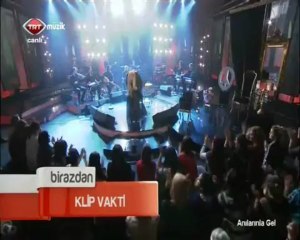 Zerrin özer_Bırak ellerimi