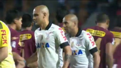 Pato non segna ma il Corinthians vola in Libertadores