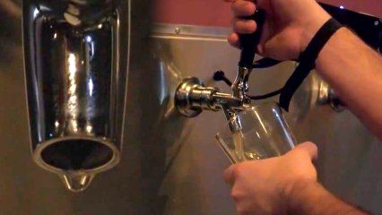 Beer Robot Makes You the Bartender