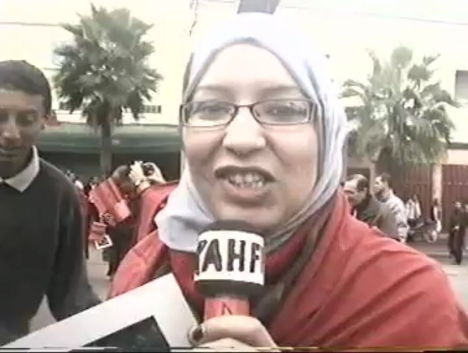 الصحفي المتطوع محمد محي يغطي بالصوت والصورة مسيرة الدارالبيضاء المليونية التي نظمها الشعب المغربي احتجاجا ضد اعداء وحدتنا الترابية