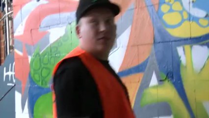 Risen from Ruins - STREET ART BERLIN