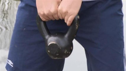 Beginners: how to do kettlebell exercises