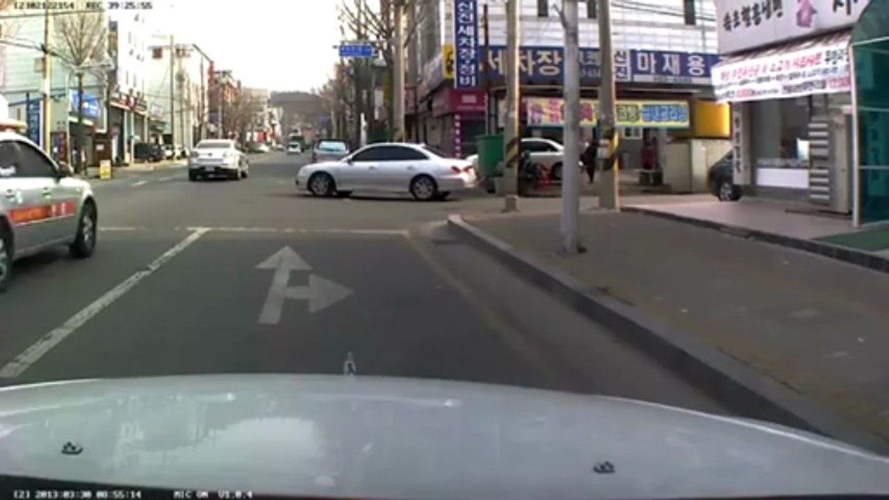 Cars Crashs Compilation April 2013 #1