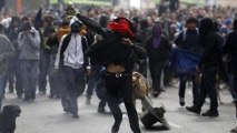 Clashes as Chilean students stage protests