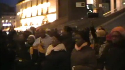 Commémoration du 11 avril 2011 à Paris-Bastille: Emotion et larmes de Brigitte Kuyo