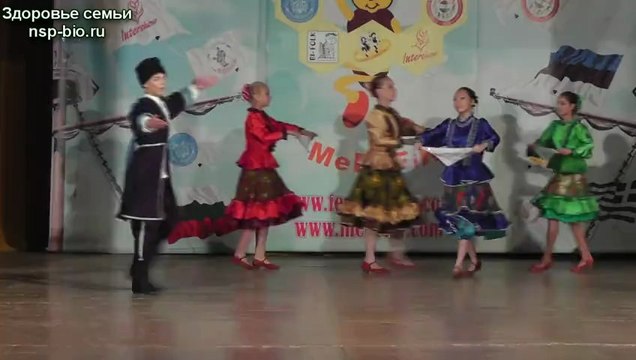 Танцуют дети - казачий пляс, танец Варенька Миасское