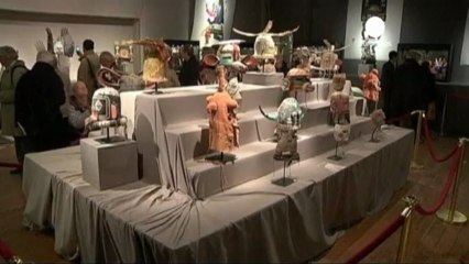 Les Indiens Hopis contre une vente aux enchères à Paris