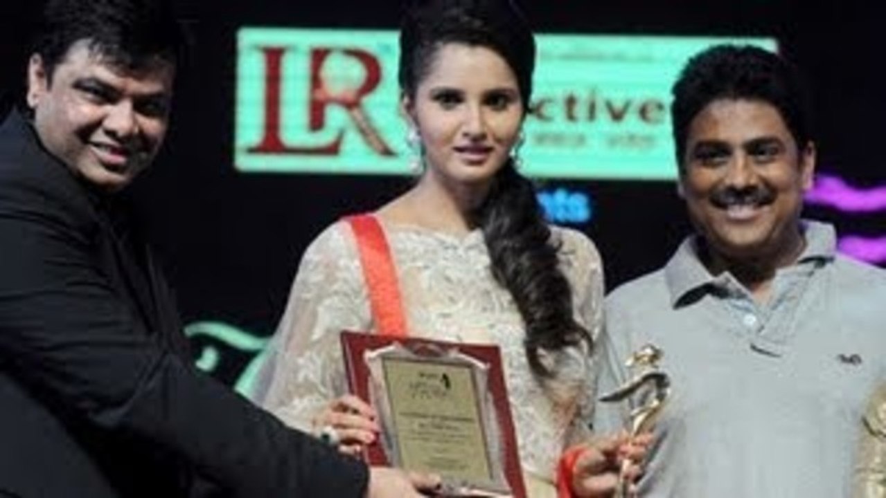 Sania Mirza Honored @ Women's Prerna Awards 2013