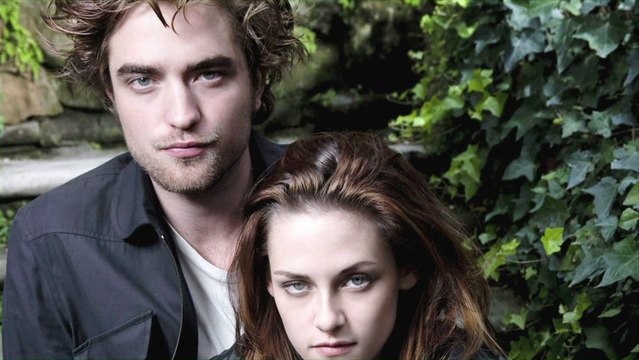 Kristen Stewart Celebrates 23rd Birthday With Robert Pattinson!