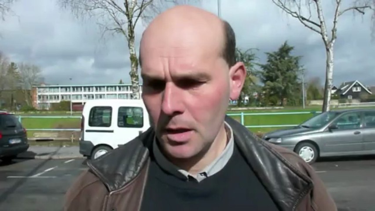 Les agriculteurs du Douaisis revendiquent à la sous-préfecture de Douai