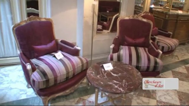 Arts de la table, mobilier, luminaires, vins provenant de l'hôtel Crillon,